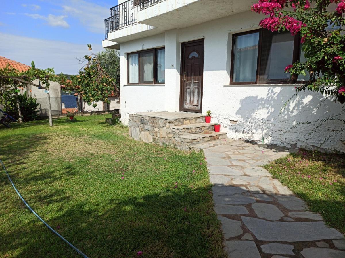 Dora'S House Comfortable Apartment With A Yard And View Pyrgadikia Dış mekan fotoğraf