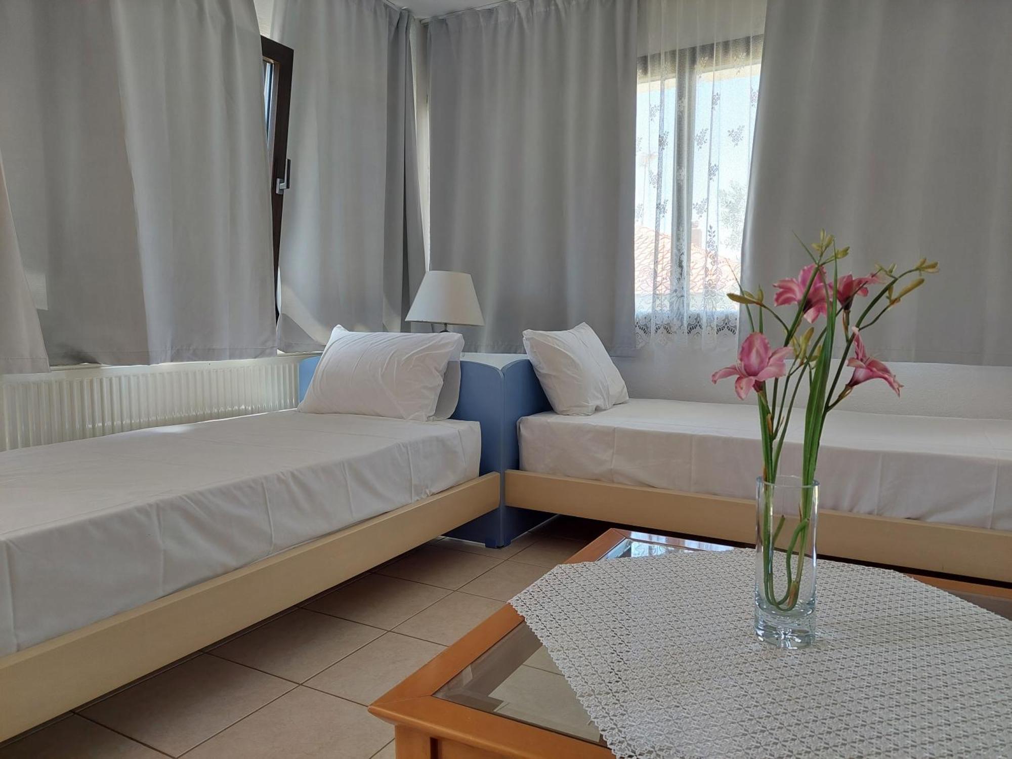 Dora'S House Comfortable Apartment With A Yard And View Pyrgadikia Dış mekan fotoğraf