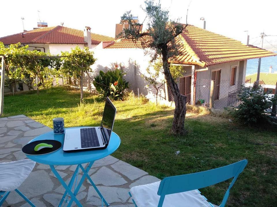 Dora'S House Comfortable Apartment With A Yard And View Pyrgadikia Dış mekan fotoğraf